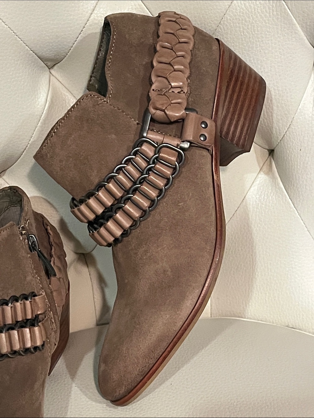 Sam Edelman Taupe Brown Suede Braided link Strap Ankle Booties Size 8 Beautiful